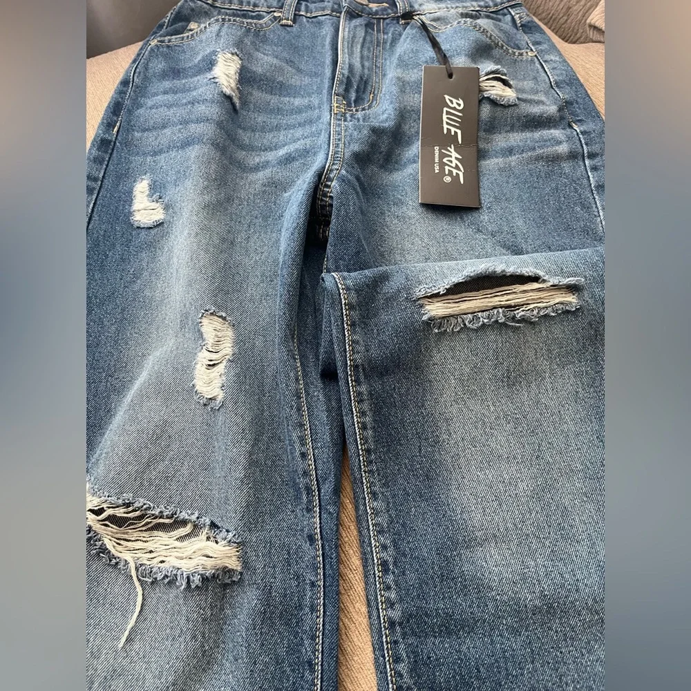 NWT Blue Ripped Jeans - Picture 3 of 6